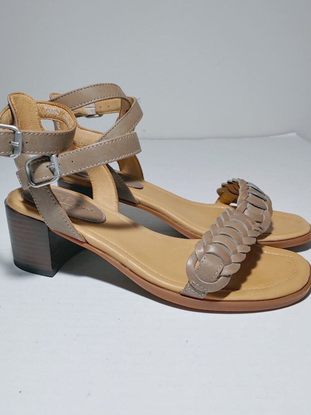 NWOB Sperry Gold Cup Vivian Mora Block Heel Open-Toe Leather Sandal 7M Tan